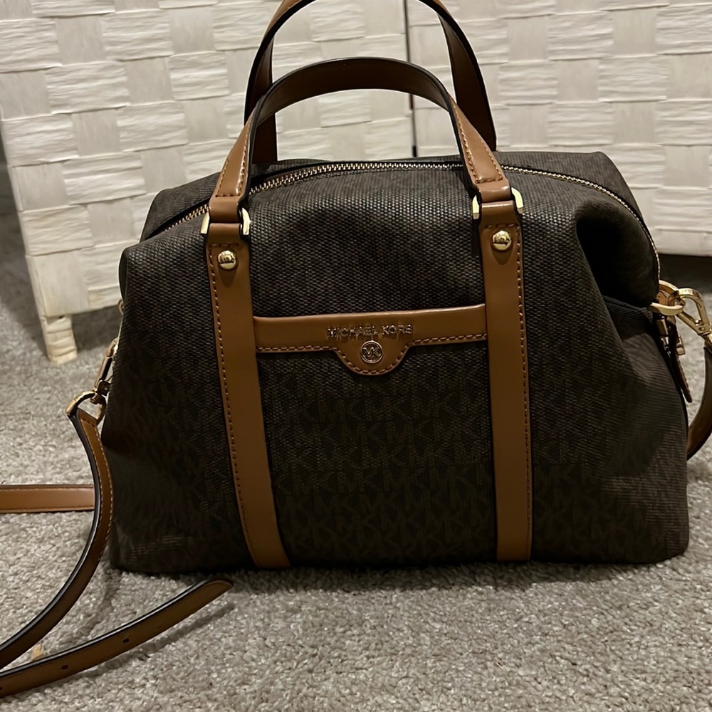Medium size MK duffle.